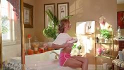 Cosmid.25.10.22.Stephanie.Burke.XXX.1080p.MP4-WRB