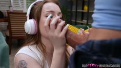 MyPervyFamily.26.04.04.Haley.Spades.Help.Its.Stuck.In.My.Butt.XXX.1080p.MP4-WRB