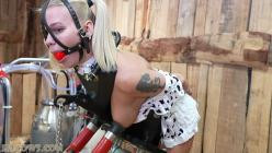 HuCows.26.02.28.Darina.Milking.Stand.XXX.1080p.MP4-FETiSH